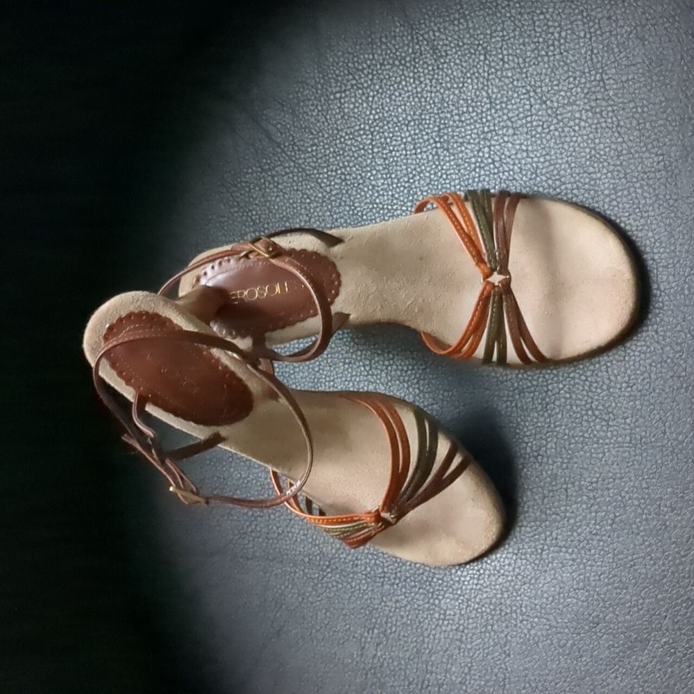 AEROSOLES. Sandals. Brown. Size 6.5 M